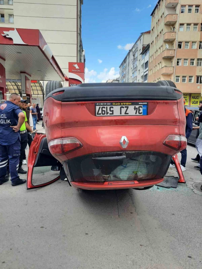 Kars'ta trafik kazası: 3 yaralı