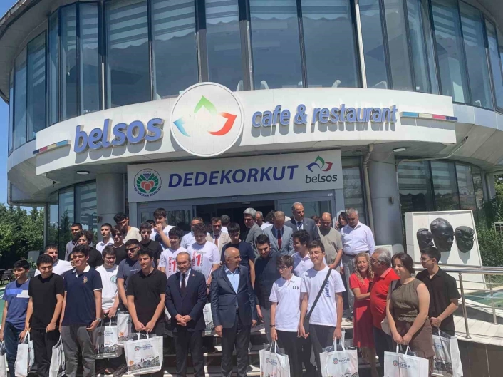 LGS şampiyonlarına Başkan Sami Er'den özel kutlama