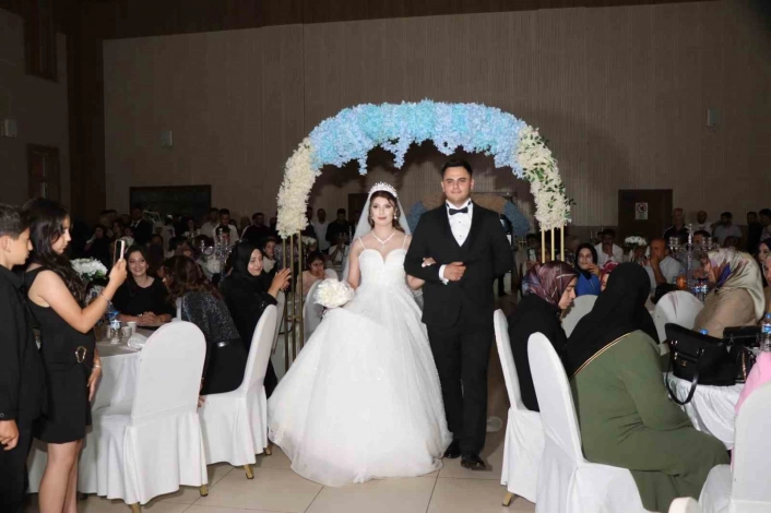 Dilan ve Ömer Çifti Oltuda dünya evine girdi