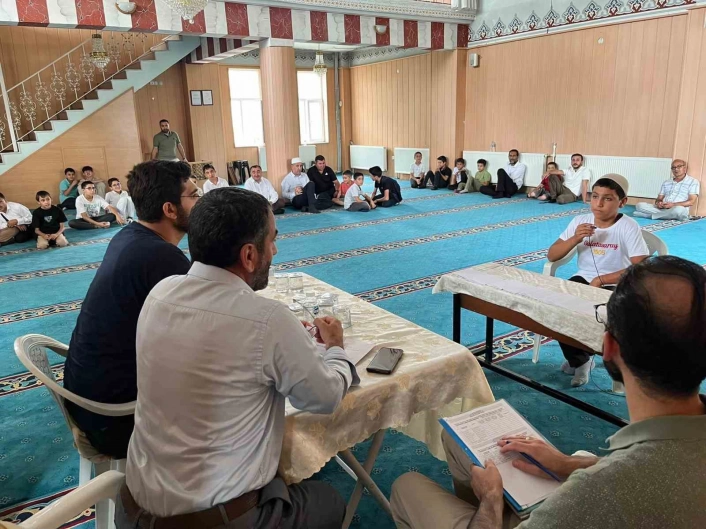 Yaz Kuran Kursu öğrencileri arası Hadis ve süre ezberleme yarışması düzenlendi