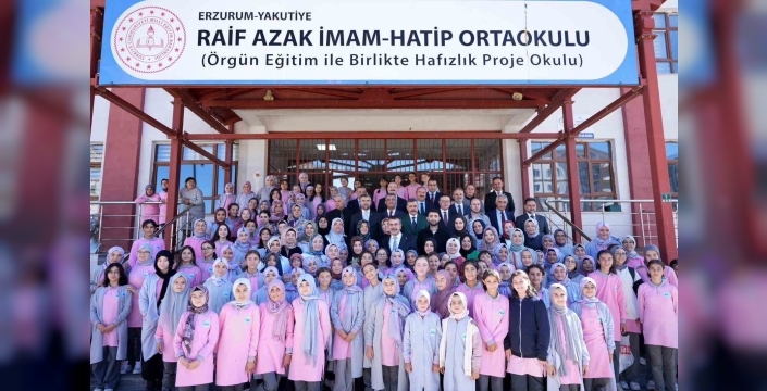 Bakan Tekin’den Erzurum’da sürpriz okul ziyareti