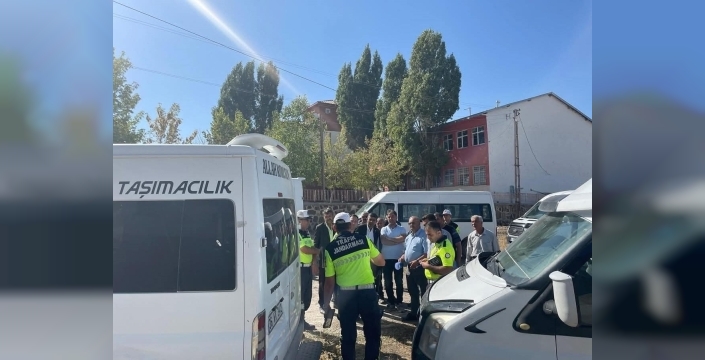 Diyadin’de okul servis araçları ve sürücüler denetlendi
