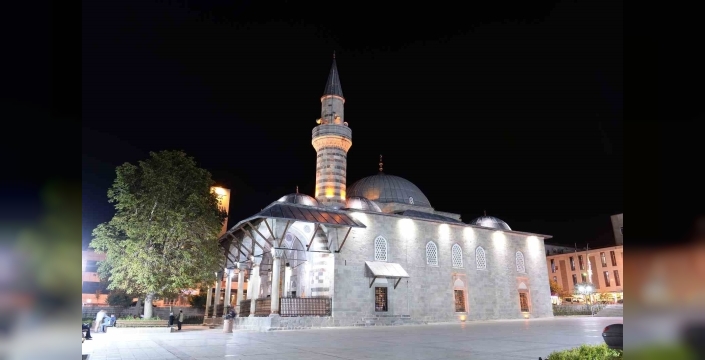 Dünya ikincisi Hafız Ali Turhan, Lala Mustafa Paşa Camii’ne atandı
