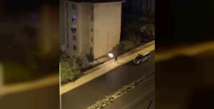Elazığ’da 1 kişinin yaralandığı eve pompalı tüfekli saldırı anı kamerada
