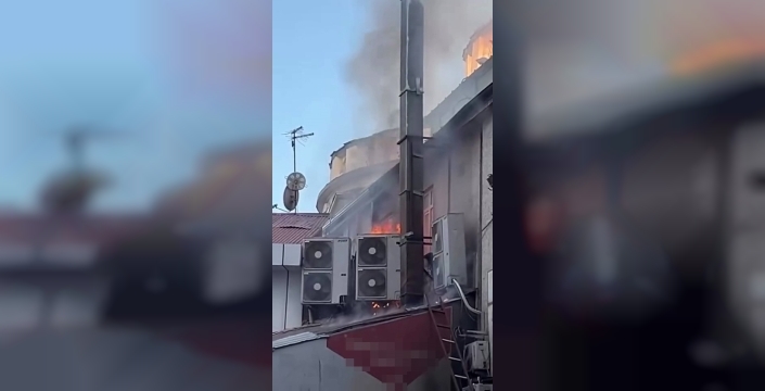 Elazığ’da çatı yangını
