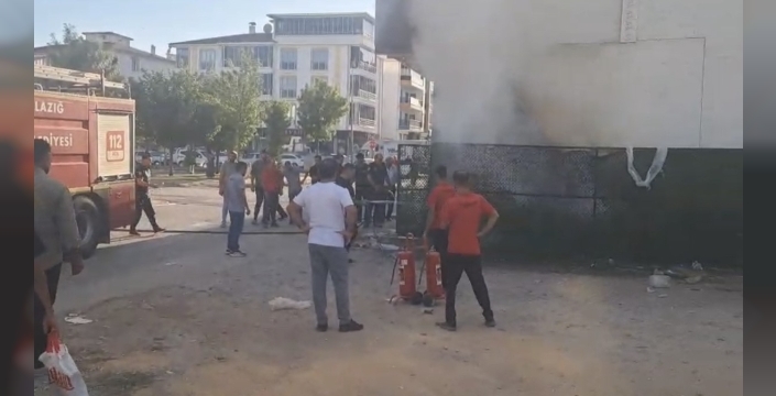 Elazığ’da depo yangını