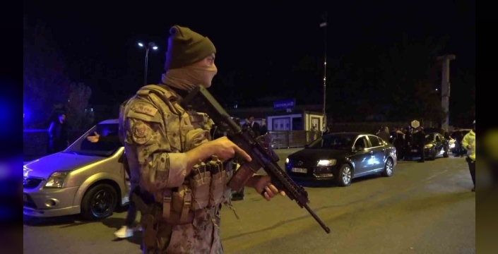 Erzurum’da 55 ekip ve 600 polisin katılımıyla uygulama yapıldı