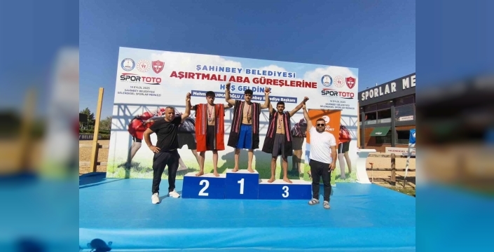 Hakkarili sporcular 5 madalyayla kente döndü