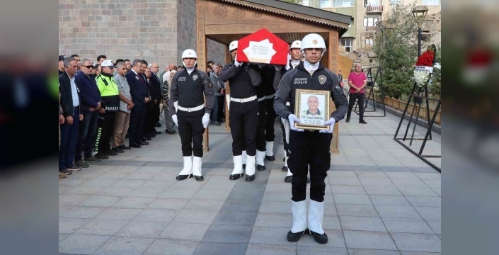 Kalp krizi geçiren polis memuru hayatını kaybetti