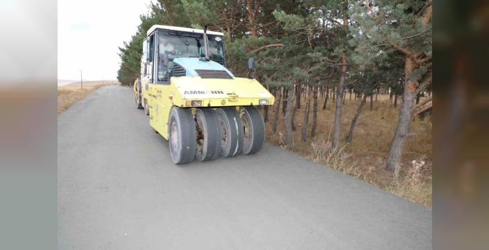 Kars’ta köy yolları beton asfalt oluyor
