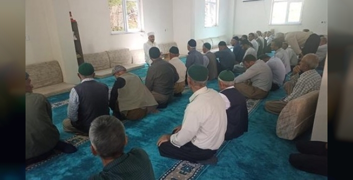 Müftü Okuş Taşbaşı köyü sakinleriyle buluştu