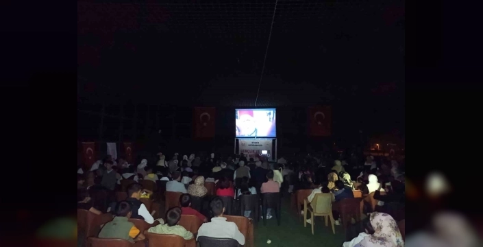 Tendürek Dağı eteklerinde sinema keyfi
