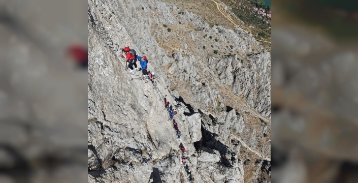 Türkiye’de tek Kemaliye’de bulunan ‘Via Ferrata’ parkuru adrenalin tutkunlarının rotası oldu