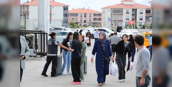 Üniversite öğrencileri Tulum Peyniri ve Cimin Üzümüyle karşılandı