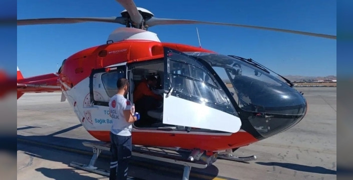 Van’da 34 günlük bebek uçak ambulansla İstanbul’a sevk edildi