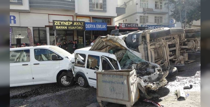 Malatya’daki 5 kişinin yaralandığı feci kaza kamerada