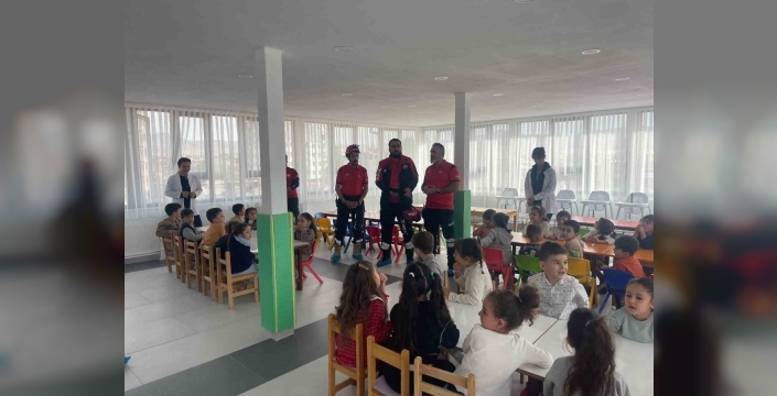 Van’da minik öğrencilere afet bilinci aşılandı