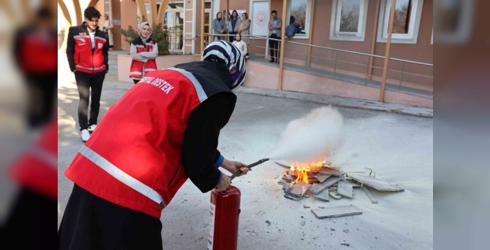 Aile ve Sosyal Hizmetler İl Müdürlüğü’nde afet farkındalık ve yangın tatbikatı