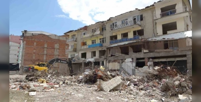 Balanlı Apartmanı davasında karar: 8 sanığa hapis cezası