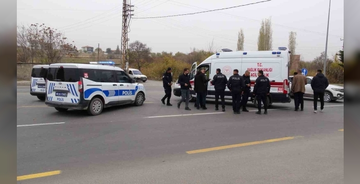 Ekip aracında fenalaşan polis memuru hastaneye kaldırıldı