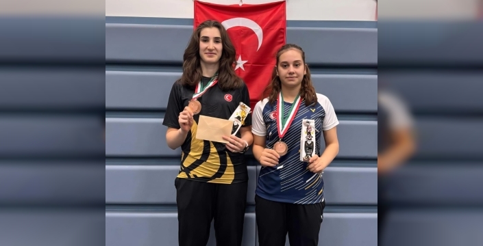 Erzincanlı badmintonculardan Macaristan’da çifte bronz madalya