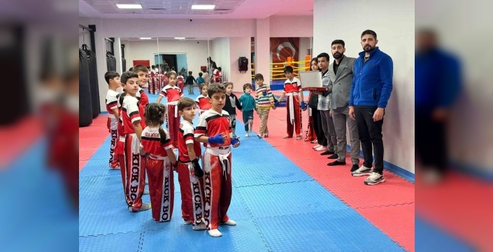 Erzurum GSİM spor salonlarında tatlı antrenman