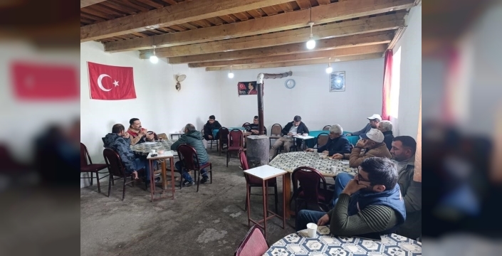 Kars’ta buzağı kayıplarının önüne geçmek için üreticilere eğitim veriliyor