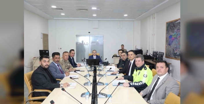 Kars’ta Karayolları Trafik Levhalarının Sadeleştirilmesi Komisyonu Toplantısı yapıldı