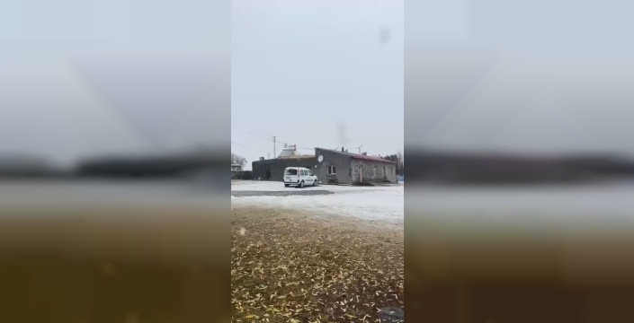 Kars’ta yüksek kesimlere kar yağdı