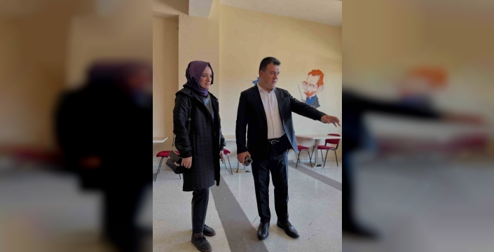 Kaymakam Dertlioğlu’ndan gençlik merkezine ziyaret