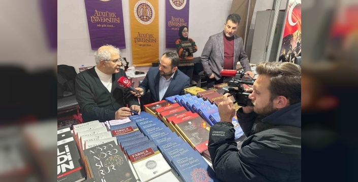 Prof. Dr. Hakan Kadıoğlu, Kitapseverlerle Erzurum’da buluştu