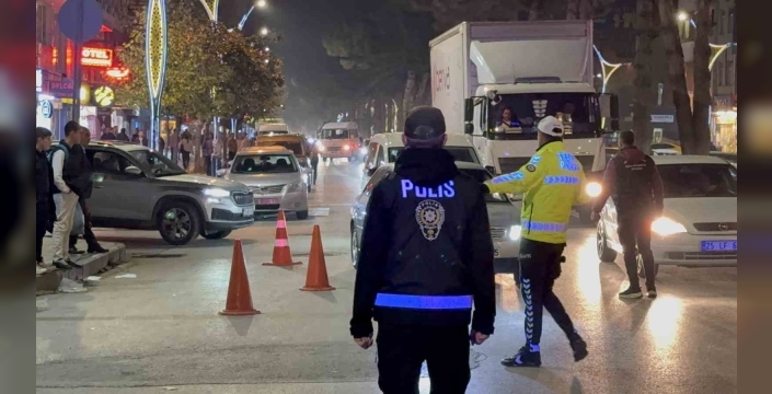 Tatvan’da Şok Uygulama: 953 Kişi ve 292 Araç Denetlendi