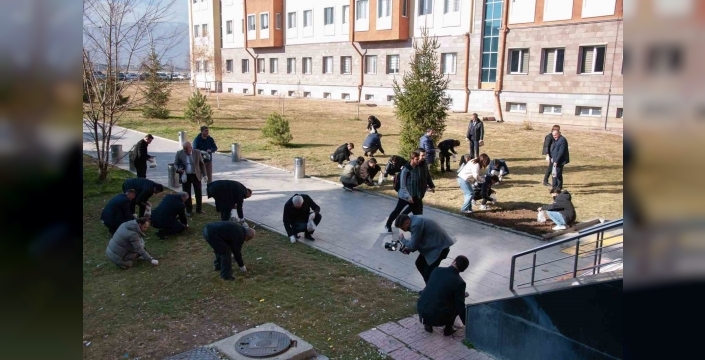 Üniversite yönetiminden çevre duyarlılığı mesajı