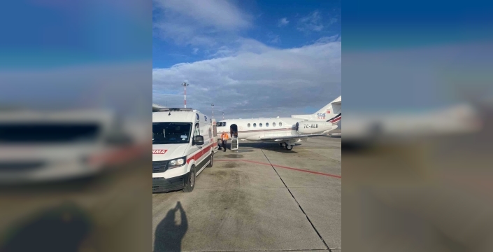 Ağrı’da yemek borusu gelişmeyen bebek ambulans uçakla Elazığ’a sevk edildi