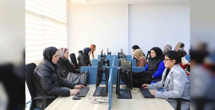 Elazığ Belediyesinde dijital eğitimler sürüyor