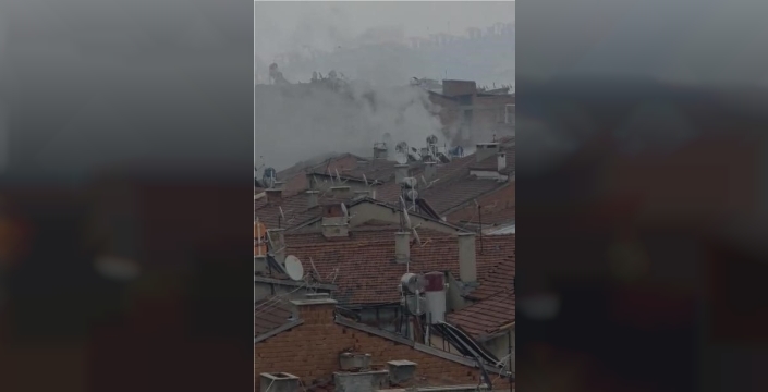 Elazığ’da metruk binada yangın