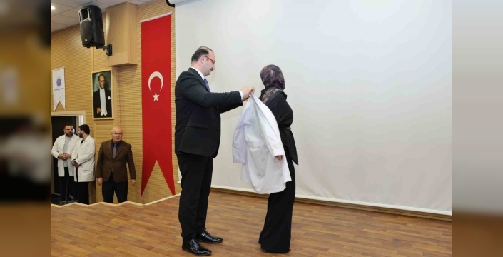 Geleceğin diş hekimleri mesleğe ilk adımlarını attı