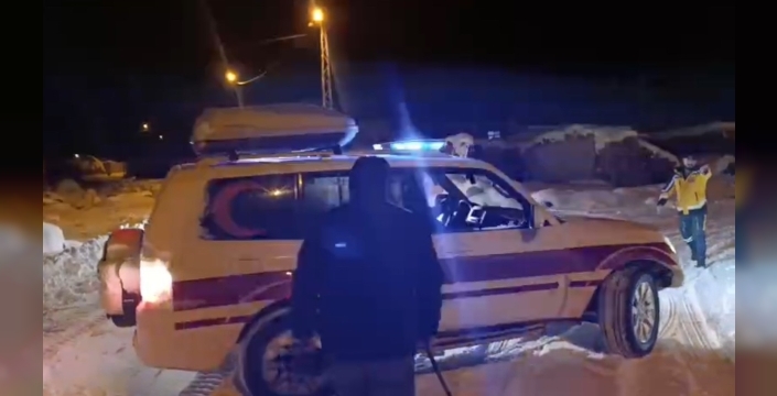 Iğdır’da karla kapanan köyde yaralanan vatandaşa ekipler ulaştı