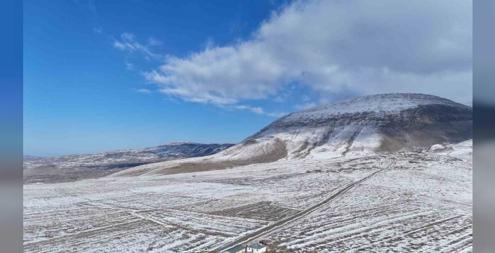 Iğdır’ın zirvelerinde kış: Köyler havadan görüntülendi