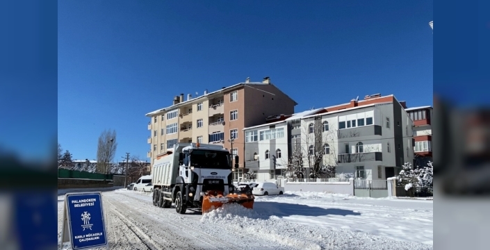 Palandöken Belediyesi karla mücadelede sahada