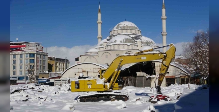 Van’ın 27 yıllık Mısır Çarşısı iki katlı modern arasta oluyor