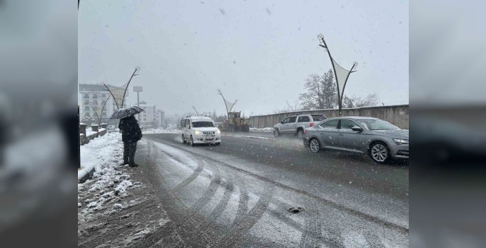 Meteoroloji uyarmıştı: Bingöl’de kar etkisini sürdürüyor