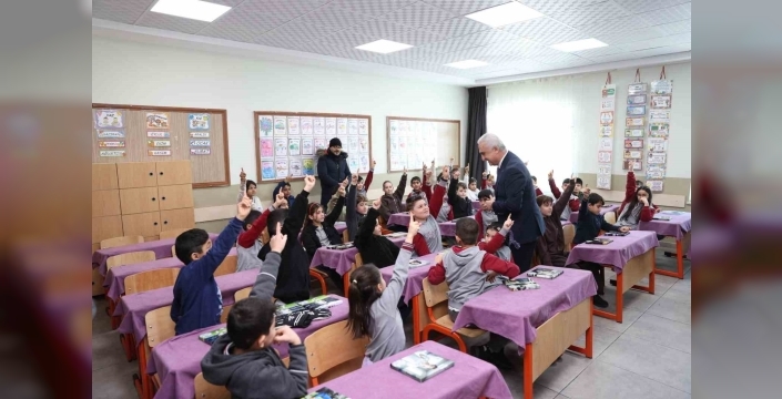 Muş’ta 96 bin 800 öğrenci karne sevinci yaşadı