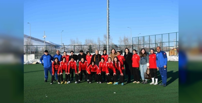 Ardahan Kura Kadın Futbol Takım’ının yeni başkanı Songül Çelik oldu