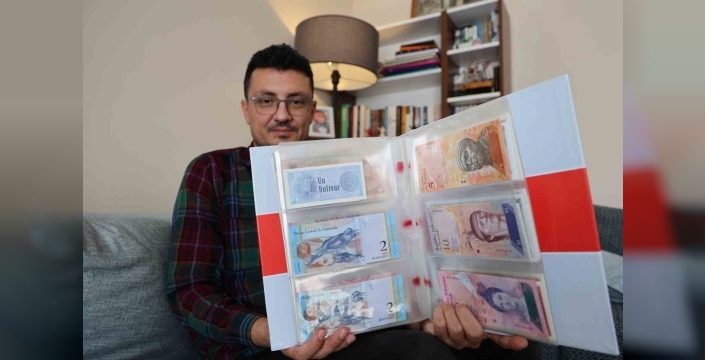 Beş kıtadan 75 ülkenin banknotunu derleyen öğretmen yok olan devletleri unutturmuyor