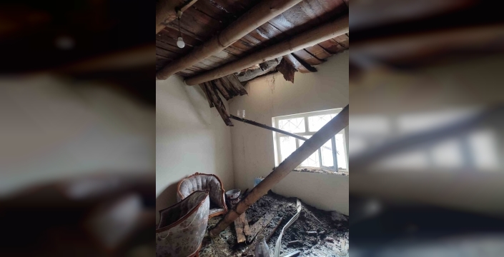 Hakkari’de 6 kişilik ailenin evi çöktü