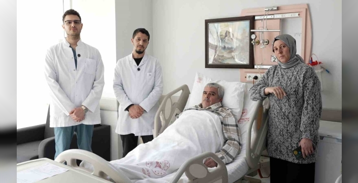Malatya’da 20 santimetrelik kitle kapalı yöntemle çıkarıldı