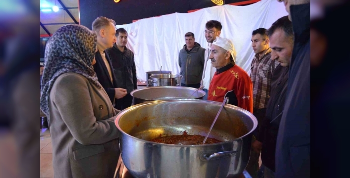 Ramazan’da devletin şefkat eli: Bulanık’ta 27 bin kişiye sıcak yemek ulaştırıldı