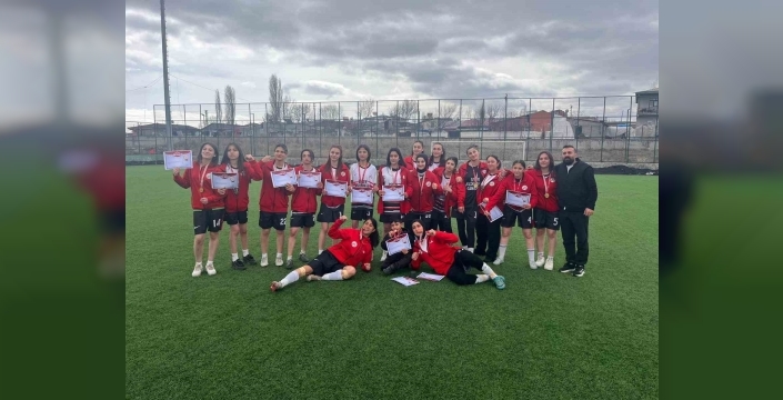 Ağrı Spor Lisesi Kız Futbol Takımı Türkiye finallerine yükseldi