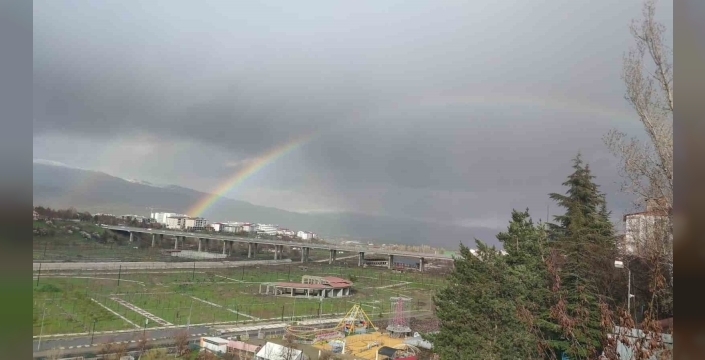 Bingöl’de gökkuşağı görsel şölen oluşturdu